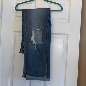 High wasted light washed mom jeans